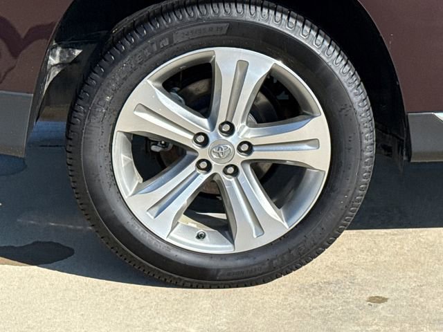 Used 2011 Toyota Highlander Limited w/ Tow Pkg FWD image 9