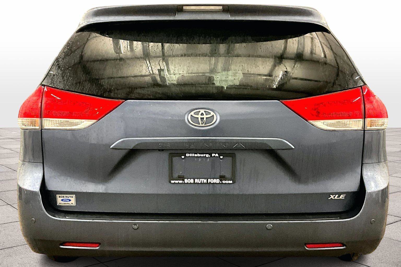 Used 2014 Toyota Sienna XLE image 5