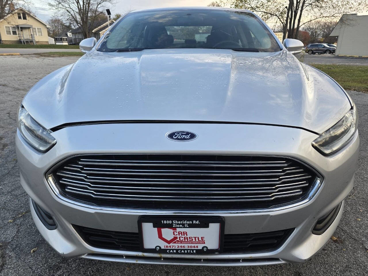 Used 2014 Ford Fusion SE FWD image 2