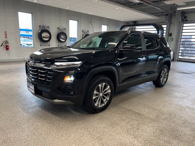 Used 2025 Chevrolet Equinox LT AWD/4WD image 2