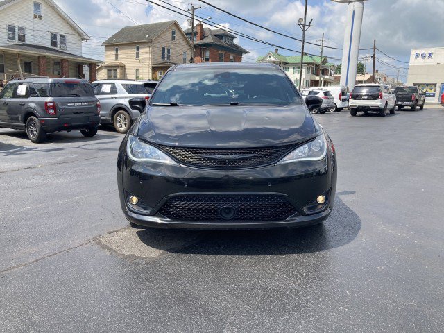 Used 2020 Chrysler Pacifica Touring w/ Advanced Safetytec Group FWD image 2