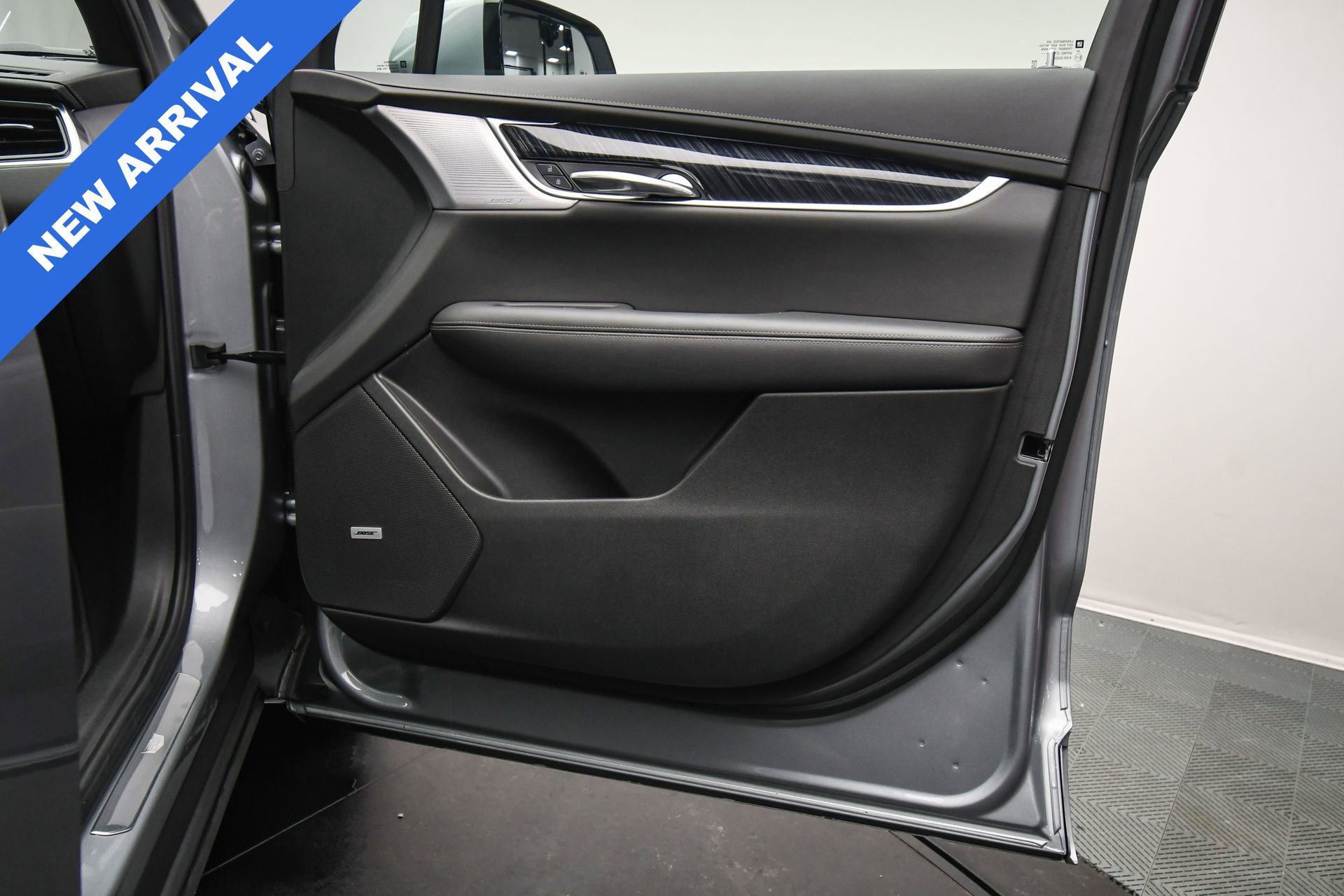 Used 2025 Cadillac XT6 Premium Luxury image 48