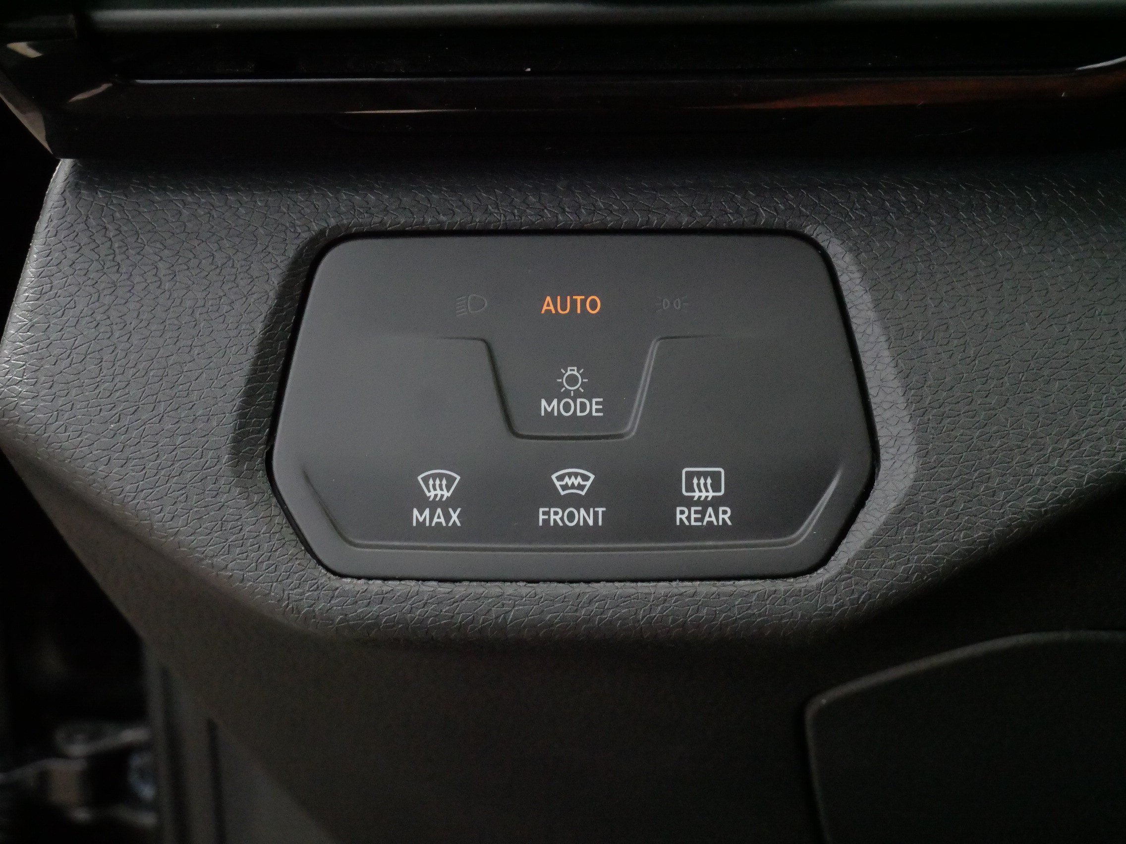 Used 2022 Volkswagen ID.4 Pro AWD/4WD image 26