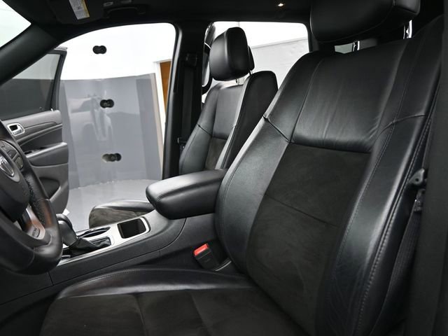 Used 2019 Jeep Grand Cherokee Altitude image 11