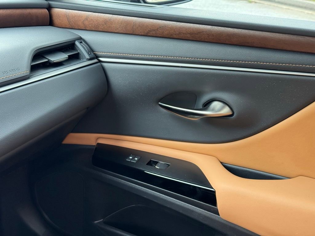 Certified 2024 Lexus ES 350 w/ Premium Package image 37