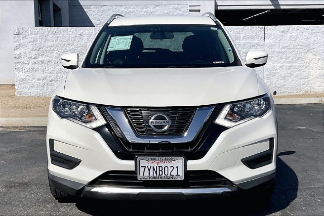 Used 2017 Nissan Rogue SV AWD/4WD image 2