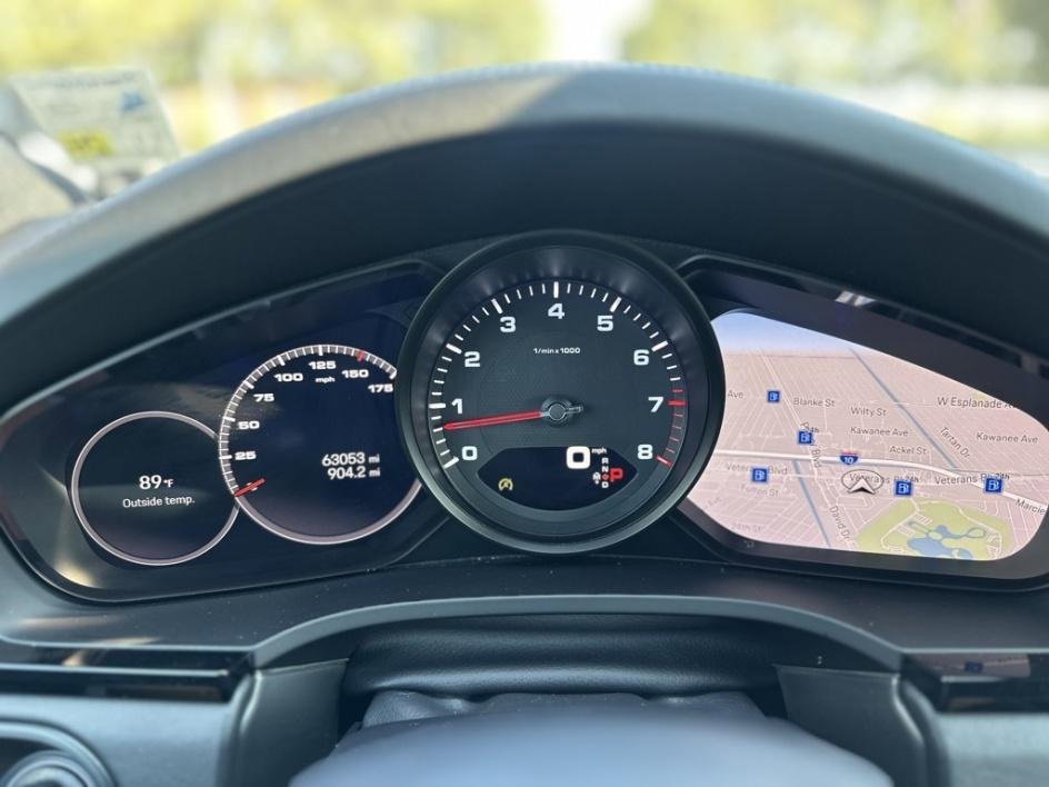 Used 2022 Porsche Cayenne Platinum Edition image 29