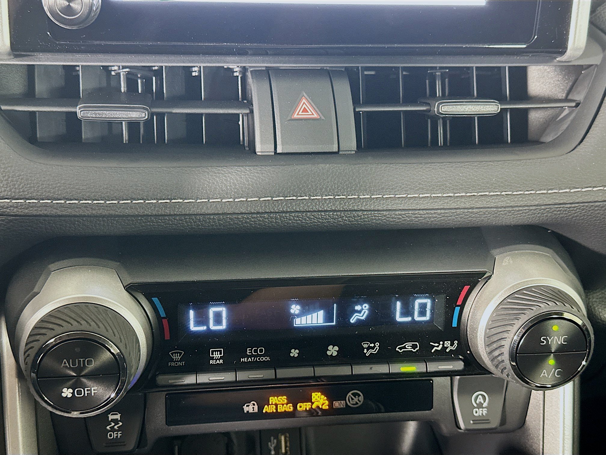 Used 2025 Toyota RAV4 XLE w/ Convenience Package FWD image 24
