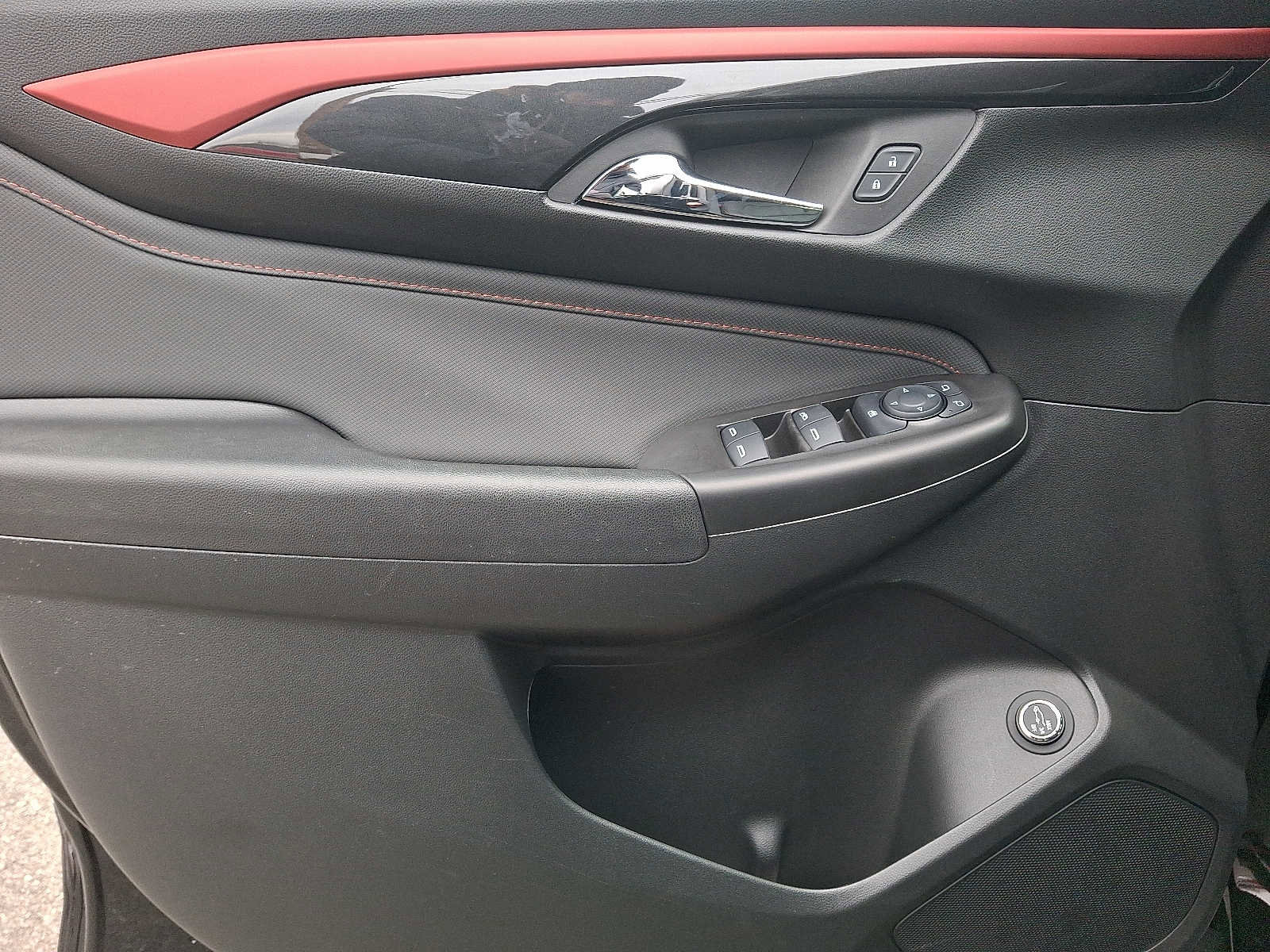 Used 2025 Chevrolet TrailBlazer RS w/ Convenience Package image 12