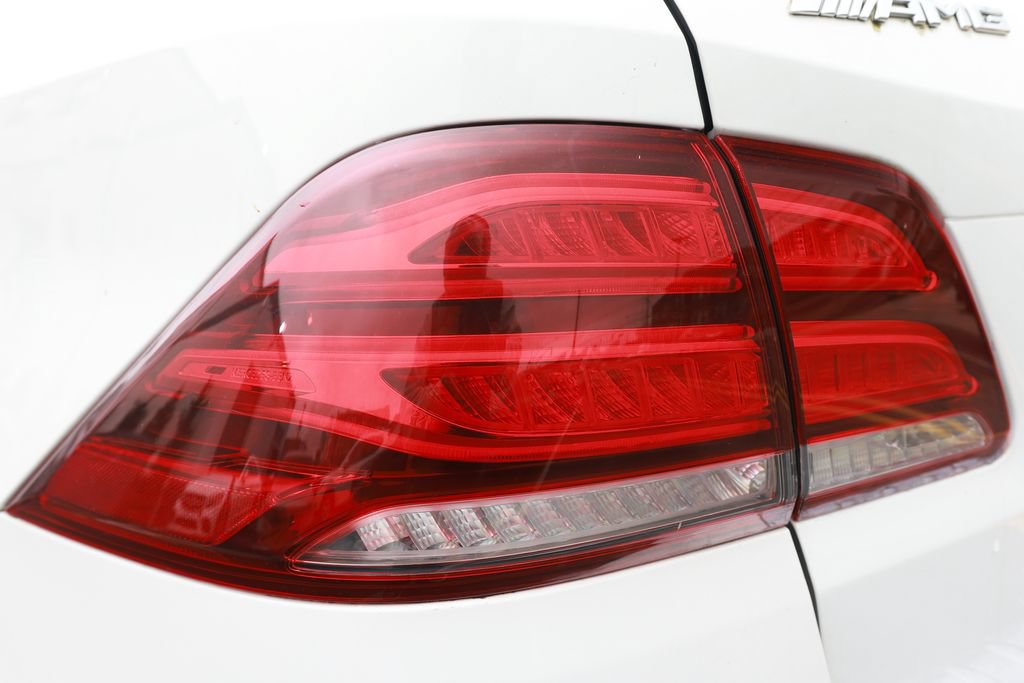 Used 2018 Mercedes-Benz GLE 43 AMG 4MATIC w/ Night Package image 26