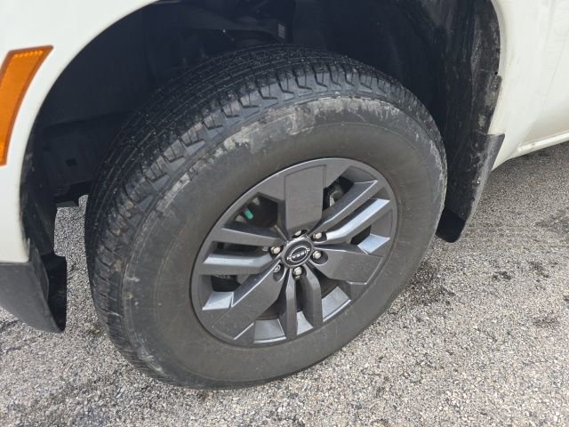 Used 2025 Nissan Frontier SV w/ Tow Package image 11