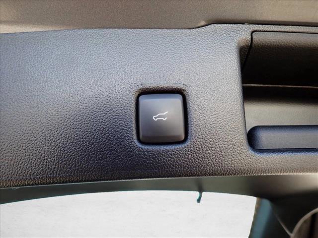 Used 2025 Ford Escape SE image 9