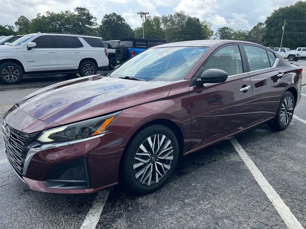 Used 2025 Nissan Altima 2.5 SV FWD image 20