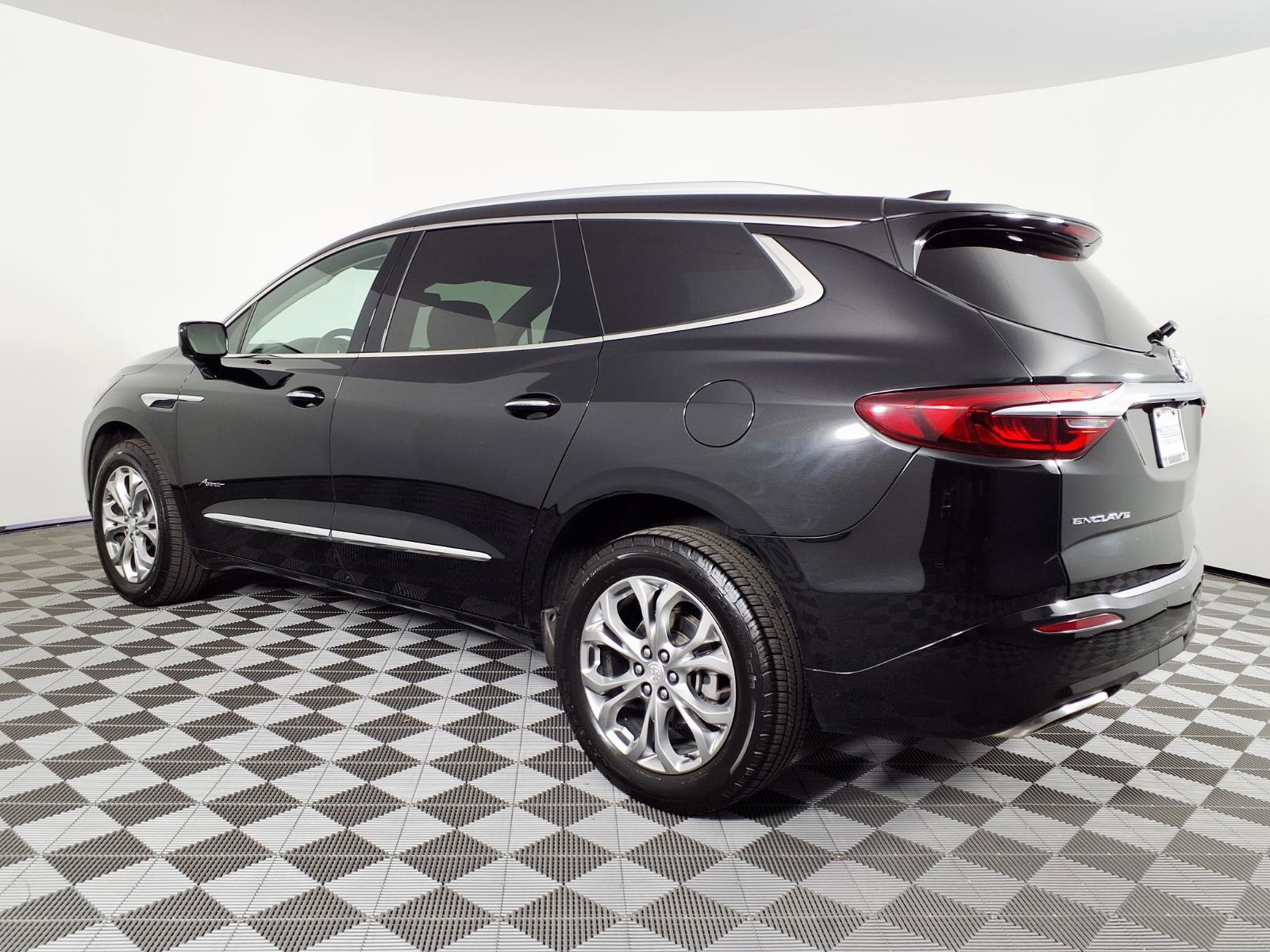 Used 2021 Buick Enclave Avenir w/ Avenir Technology Package FWD image 6