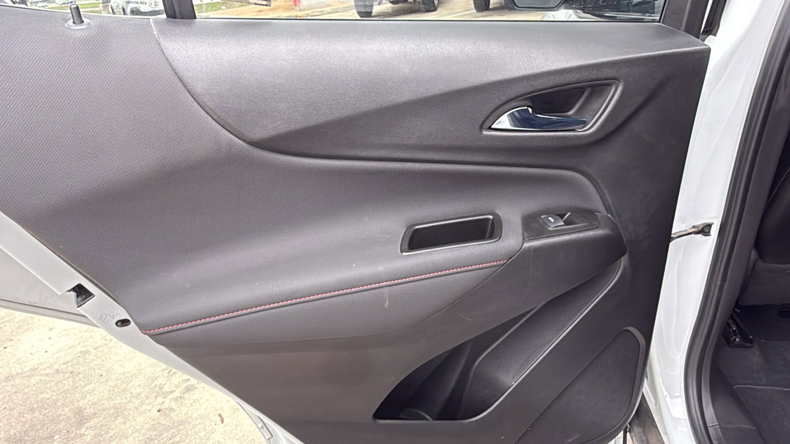 Used 2022 Chevrolet Equinox RS w/ RS Leather Package image 16