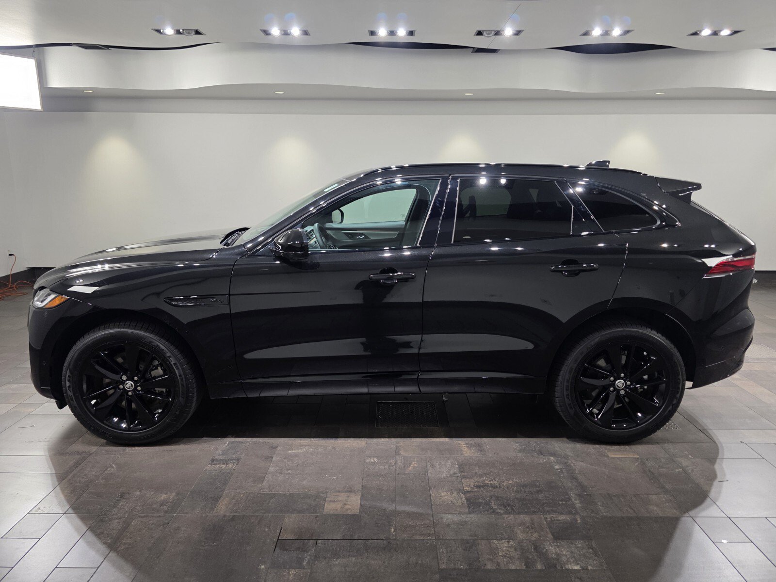 New 2026 Jaguar F-PACE R-Dynamic S AWD/4WD image 3