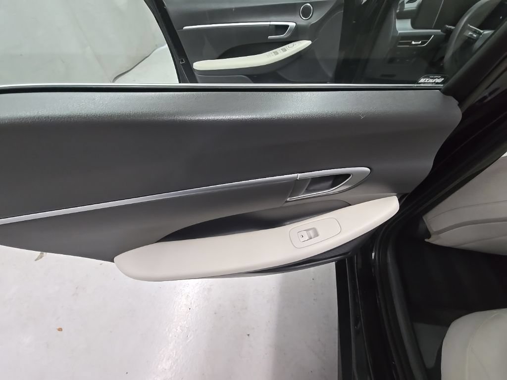 Used 2025 Hyundai Sonata SEL FWD image 16