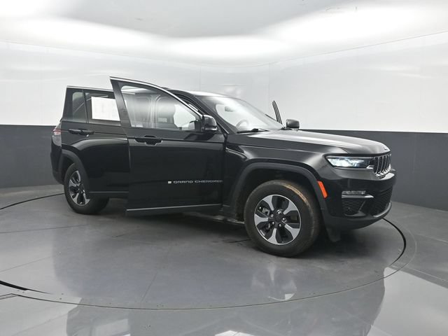 Used 2022 Jeep Grand Cherokee Limited 4xe w/ Luxury Tech Group II AWD/4WD image 39
