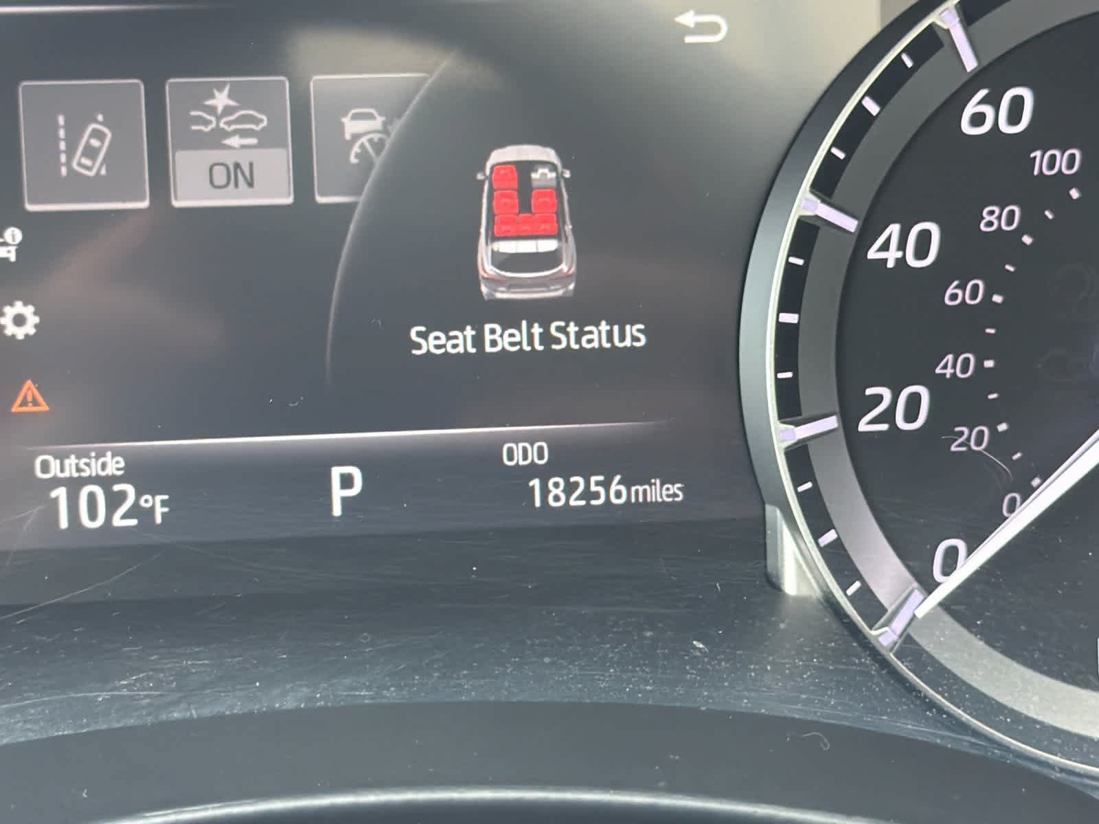 Used 2022 Toyota Highlander XLE FWD image 29