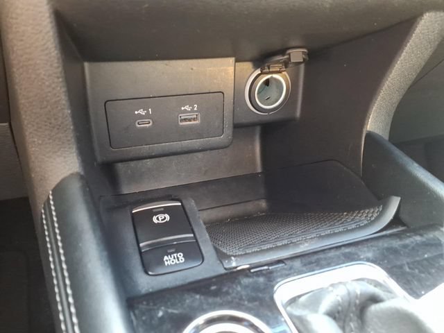 Used 2023 Nissan Kicks SR w/ SR Premium Package FWD image 29