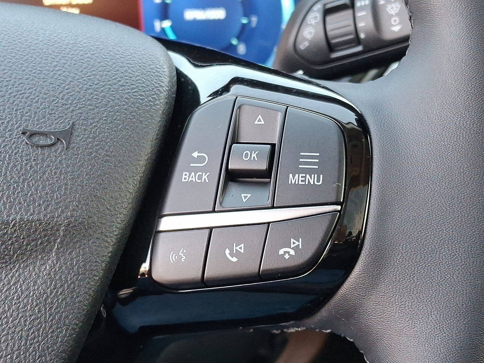 Certified 2022 Ford Escape Titanium image 25