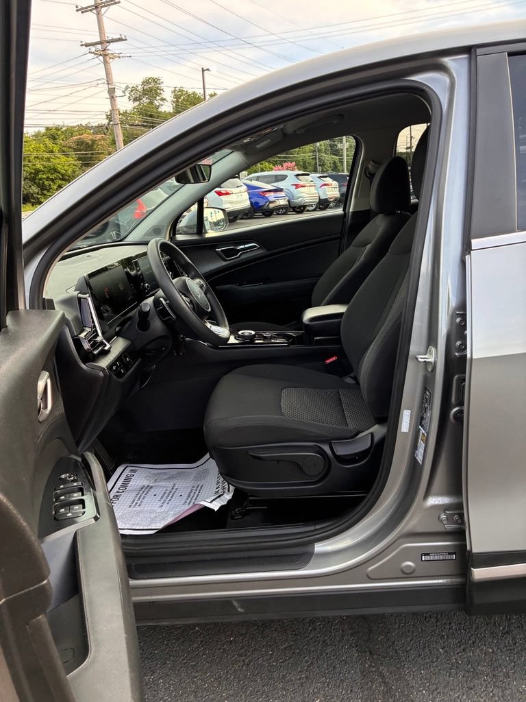 Used 2023 Kia Sportage LX AWD/4WD image 26