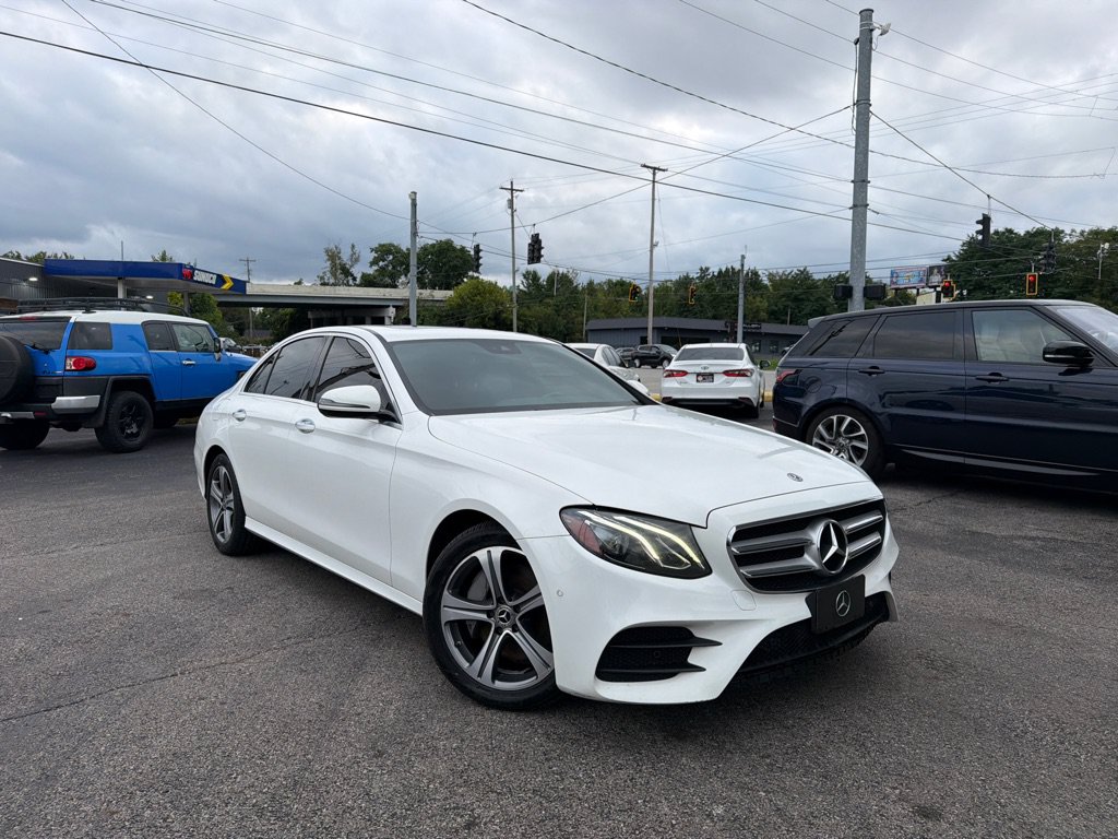 Used 2017 Mercedes-Benz E 300 4MATIC image 2