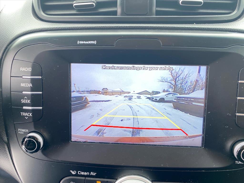 Used 2019 Kia Soul + image 10