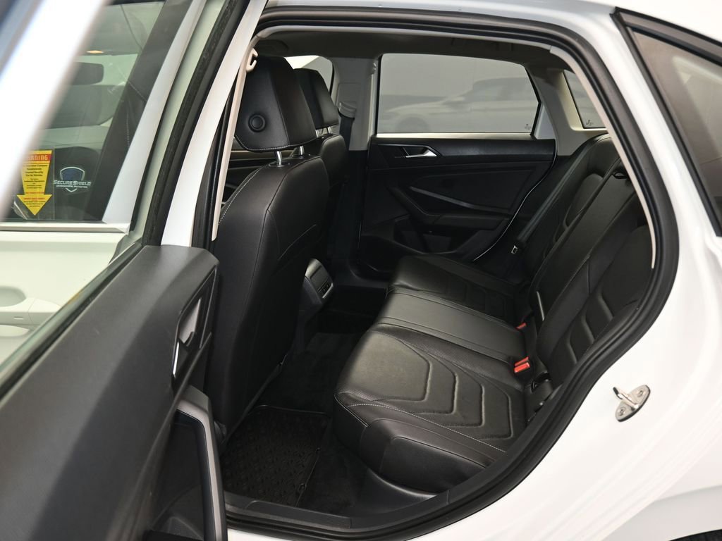 Used 2021 Volkswagen Jetta SEL Premium image 32
