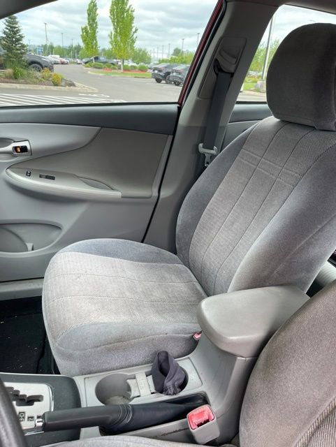 Used 2010 Toyota Corolla LE FWD image 3