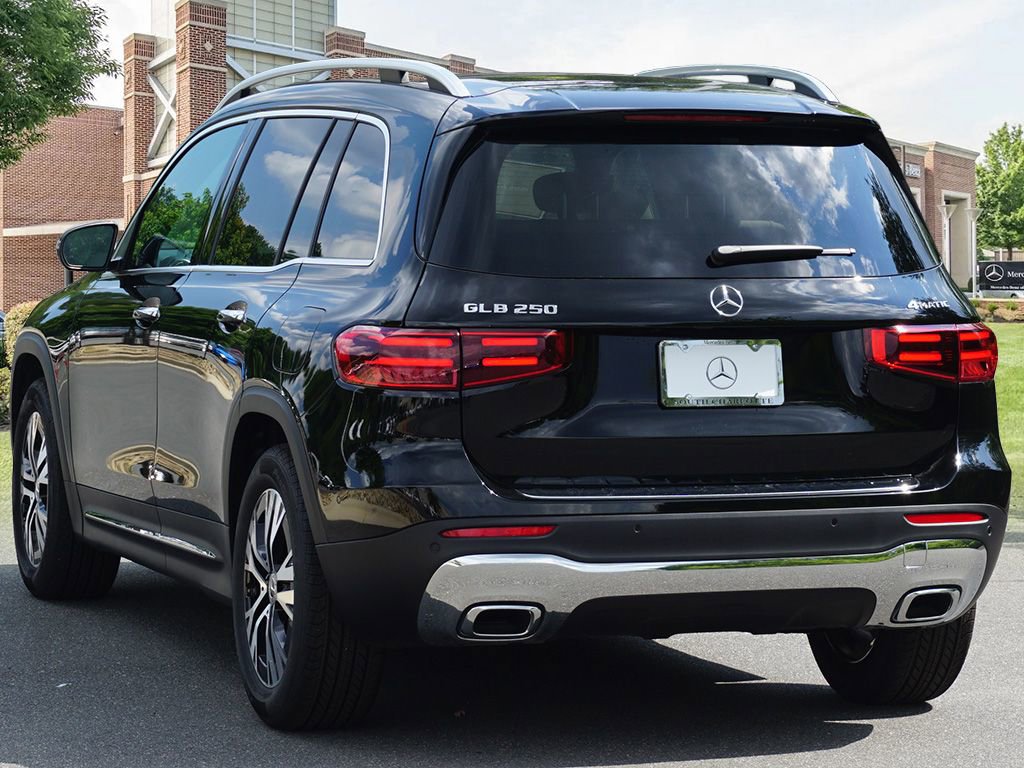 New 2025 Mercedes-Benz GLB 250 4MATIC image 7