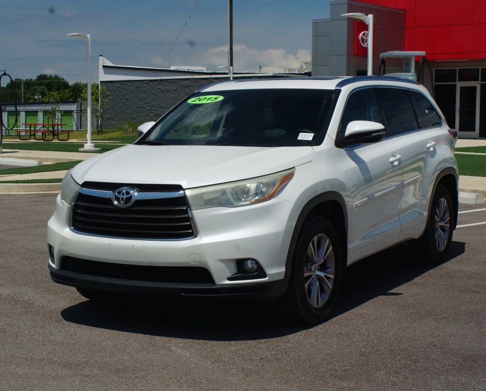 Used 2015 Toyota Highlander XLE FWD image 16