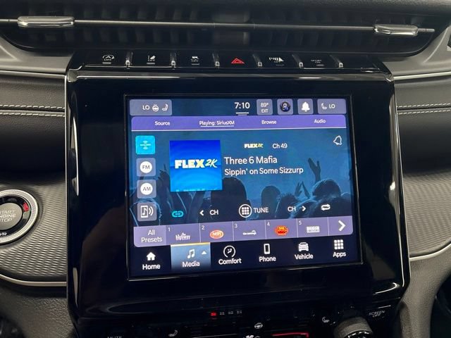Used 2023 Jeep Grand Cherokee Altitude AWD/4WD image 50