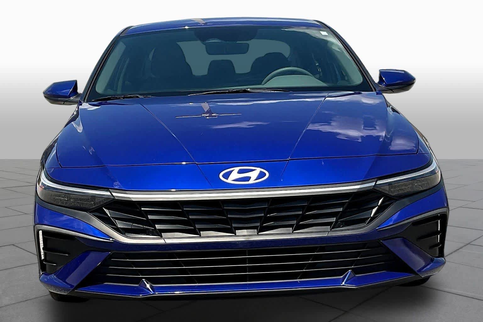 Used 2024 Hyundai Elantra SEL FWD image 4
