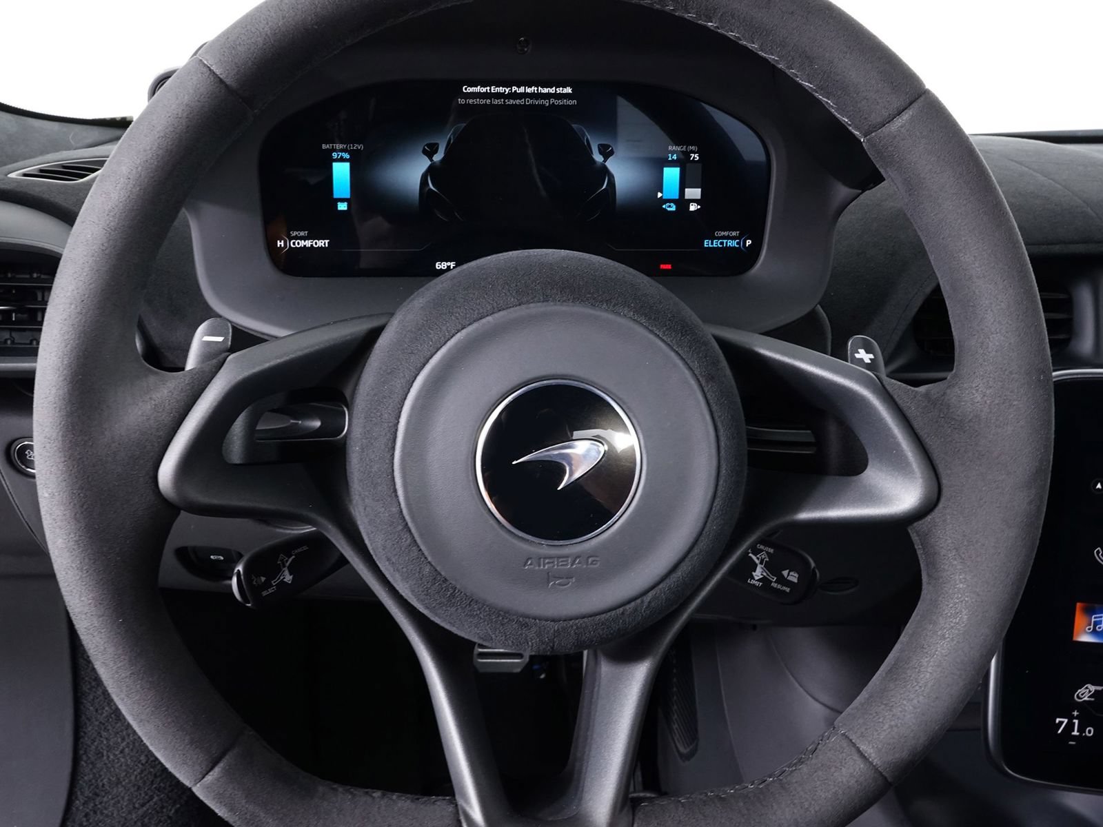 Used 2023 McLaren Artura RWD image 21