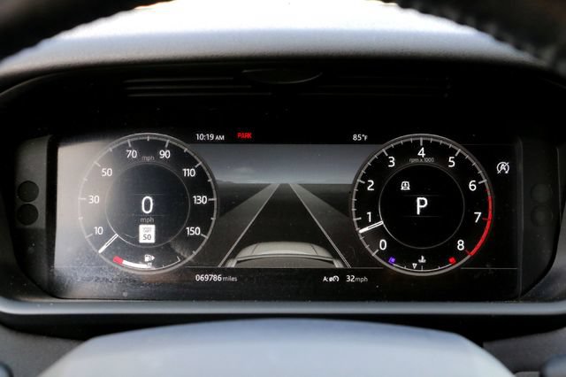 Used 2018 Land Rover Discovery HSE AWD/4WD image 16