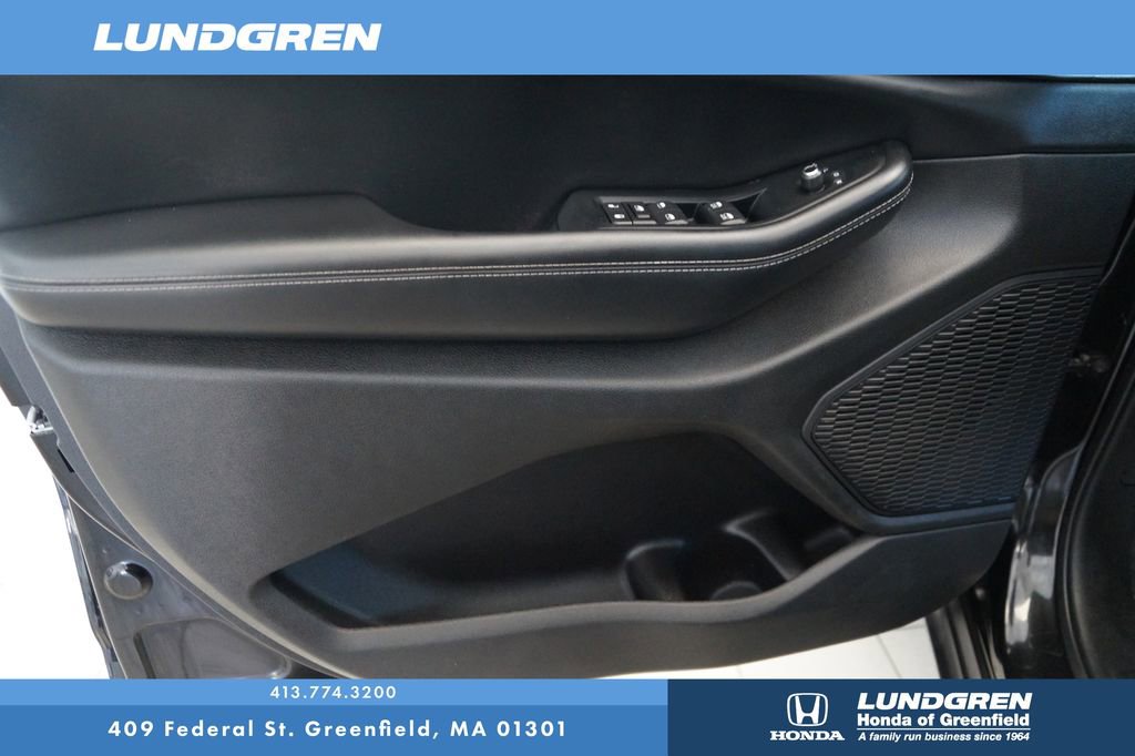 Used 2023 Jeep Grand Cherokee L Laredo image 14