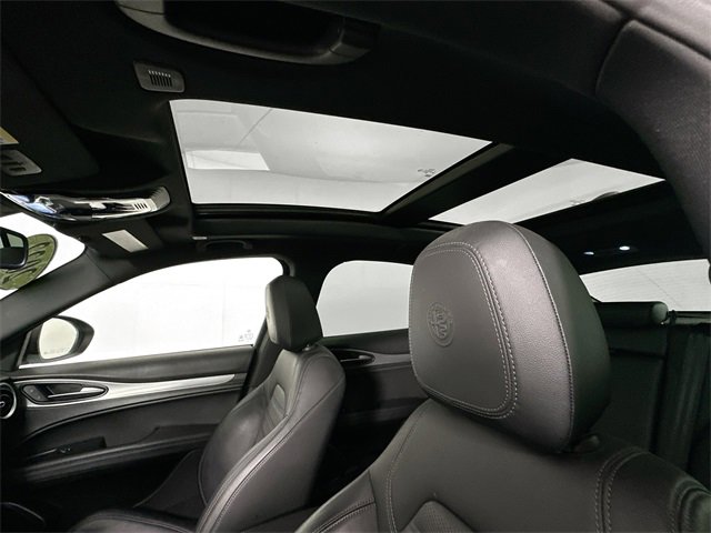 Used 2022 Alfa Romeo Stelvio Veloce image 20