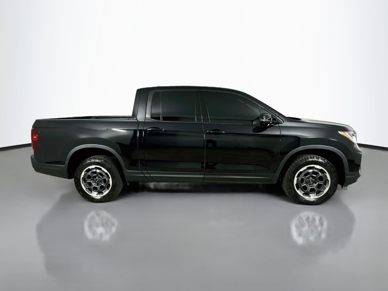 Used 2024 Honda Ridgeline Black Edition image 4