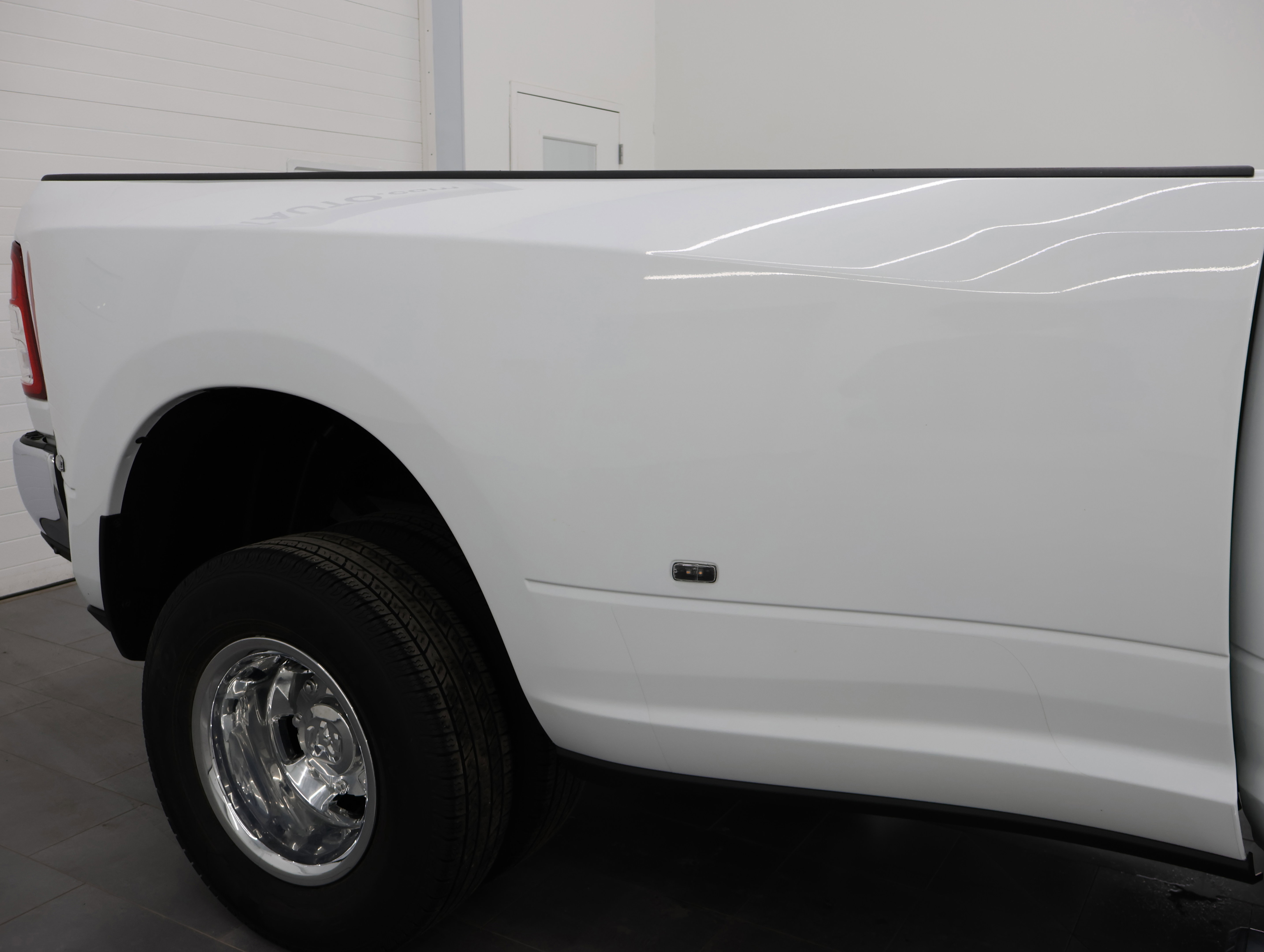 Used 2024 RAM 3500 Tradesman w/ Chrome Appearance Group image 26