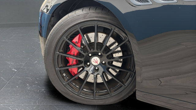Used 2015 Maserati Quattroporte GTS RWD image 36