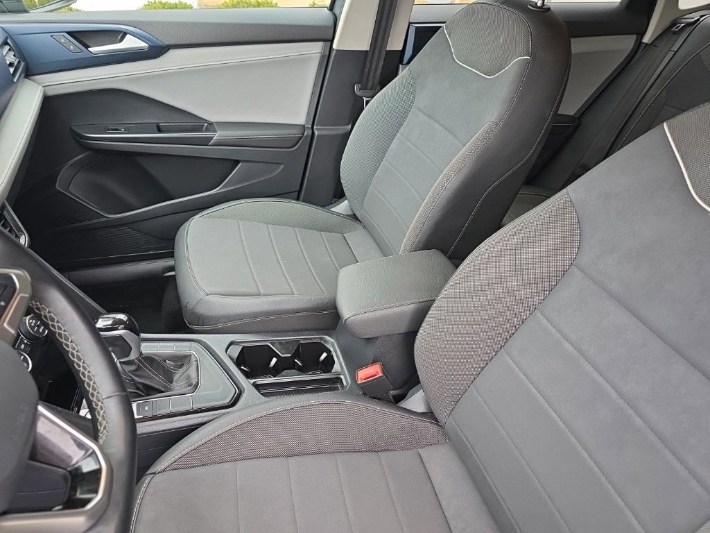 Used 2024 Volkswagen Taos SE image 20