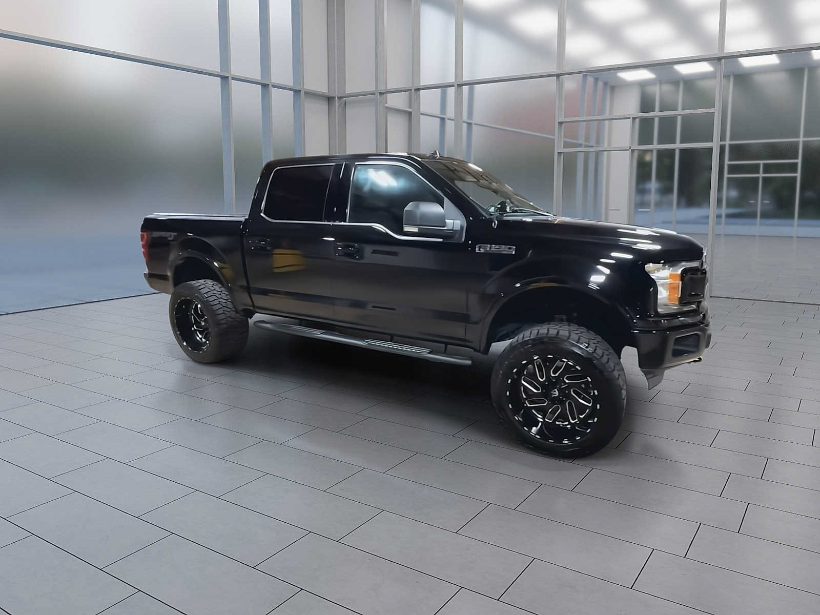 Used 2019 Ford F150 XLT w/ Equipment Group 302A Luxury AWD/4WD image 2