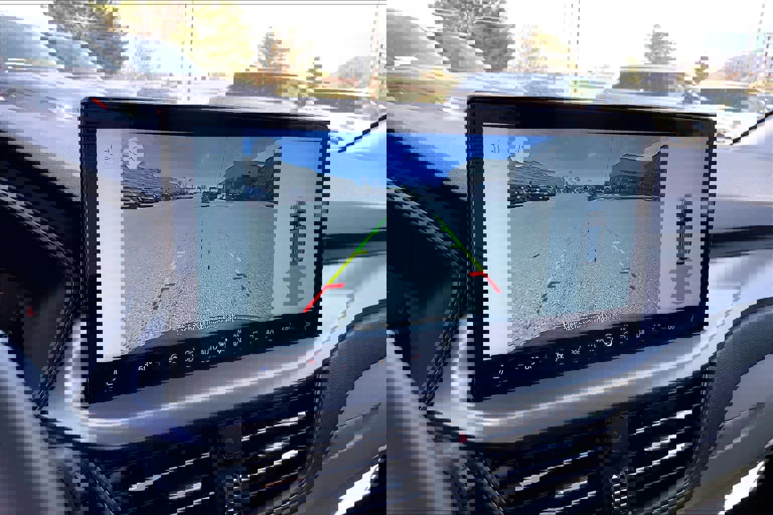 Used 2025 Ford Escape SE w/ Class II Trailer Tow Package image 26