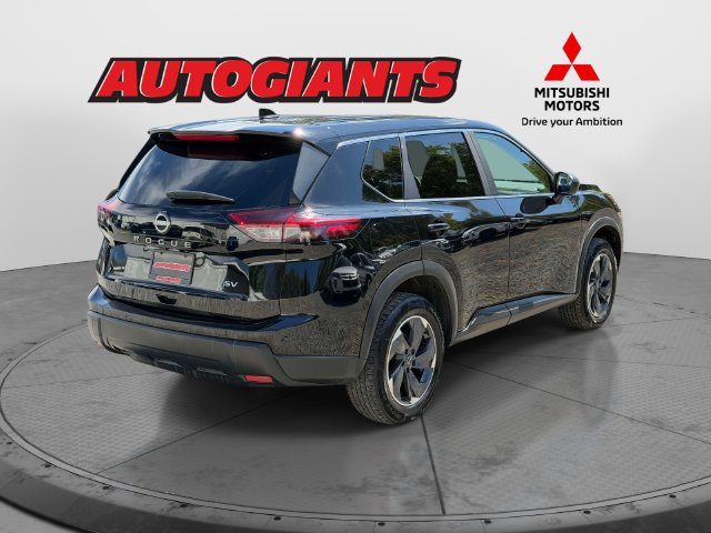 Used 2024 Nissan Rogue SV FWD image 4