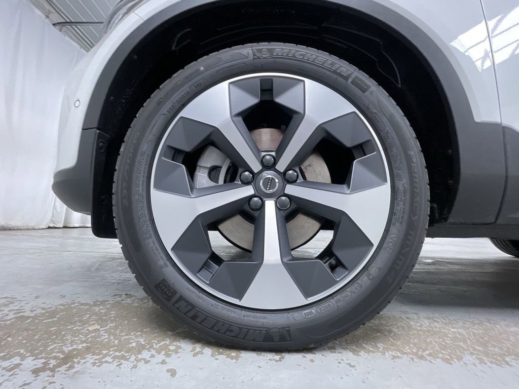 New 2026 Volvo XC40 B5 Plus w/ Protection Package Premier image 15