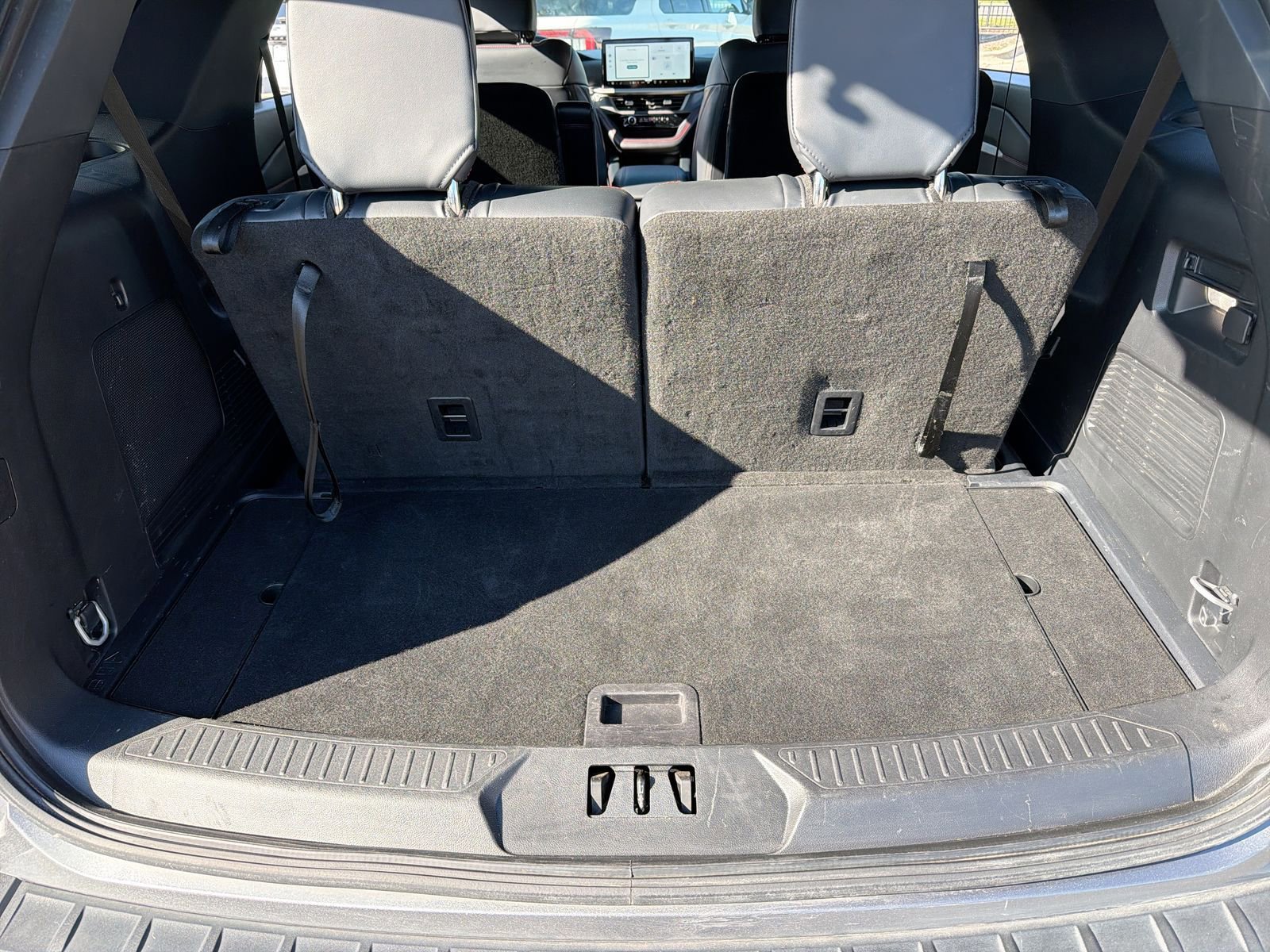 Used 2025 Ford Explorer ST-Line AWD/4WD image 38