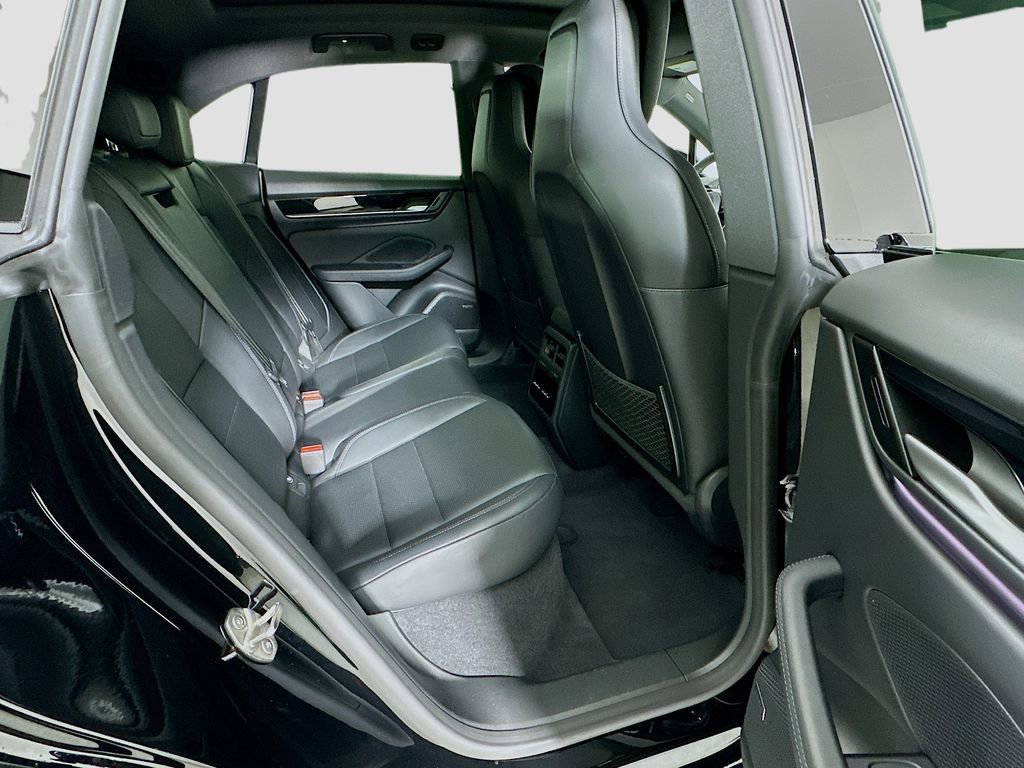 Used 2025 Porsche Macan 4S Electric image 29