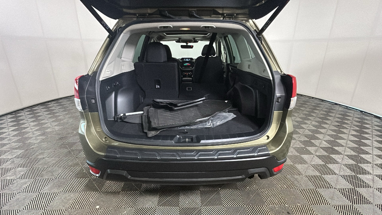 Used 2023 Subaru Forester Premium AWD/4WD image 33