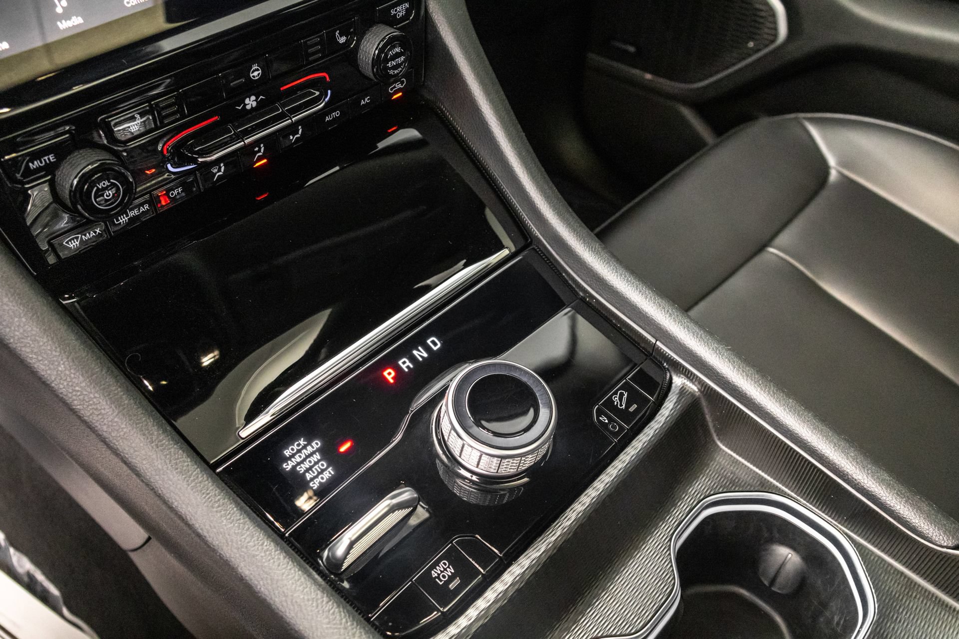Used 2024 Jeep Grand Cherokee Limited 4xe AWD/4WD image 27